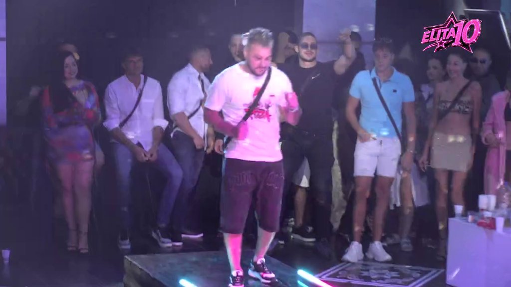 Momenat koji su svi čekali: Mahir prošetao zgodno telo, pa sve ćaće poslao u penziju: Stigao je baja... (VIDEO)
