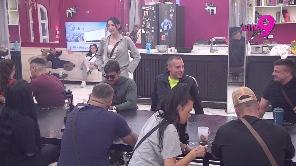 NE TREBA TI ODNOS SA NJOM NI NA MAPI: Vanja Živić gleda na sve načine da unizi Aneli kod Đukića, pa se Hana sažalila na Maju! (VIDEO)