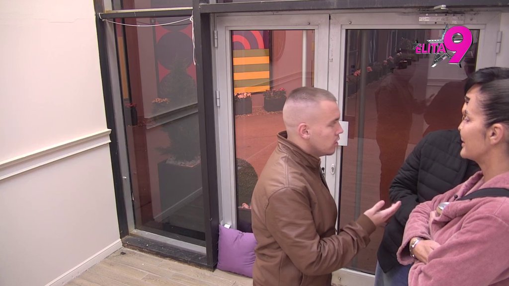 Nemam problem ni da kažem... Mina podgrejala sumnje da je zaista ZALJUBLJENA u Asmina, jedna rečenica je odala (VIDEO)