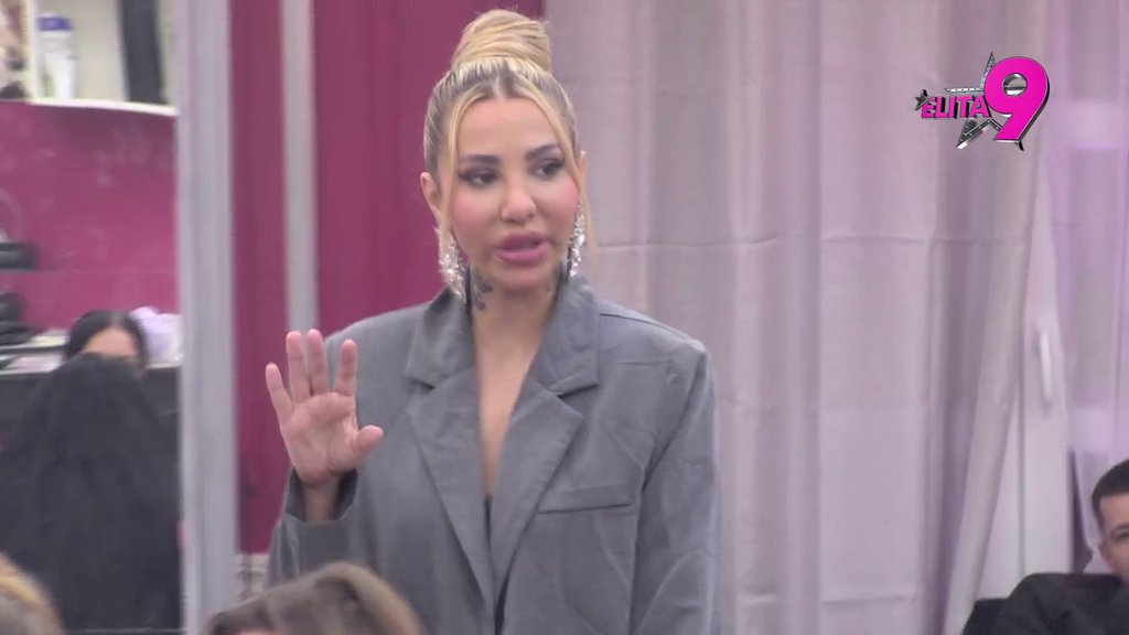 ŠOK FOTKA IZ ANELINE PROŠLOSTI O KOJOJ BRUJE SVI: Pogledajte Ahmićevu pre svih korekcija, bukvalno je totalno NEPREPOZNATLJIVA! (FOTO)