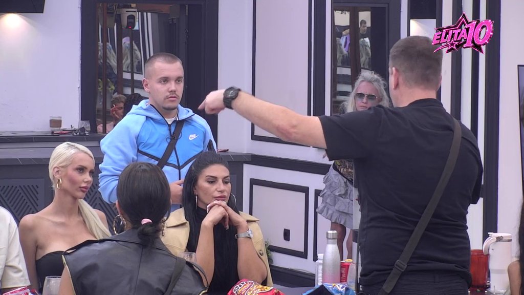 Nikoga nije poštedeo! Dača izdeklamovao ko je sve sladio Ivanovom i Laurinom poljupcu, pa otkrio ko se u nju razočarao: Ne predstavlja im više pretnju! (VIDEO)
