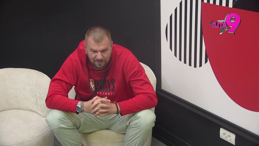 Aneli, ako me gledaš... Janjuš se šok porukom obratio Ahmićevoj, Luki će zbog ovih reči krenuti para na uši! (VIDEO)