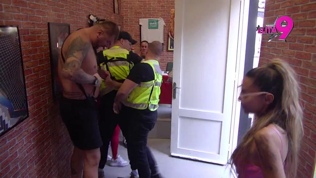 KARAMBOL! Jovana ispolivala i izgrebala Janjuša, obezbeđenje preplavilo radio! (VIDEO)