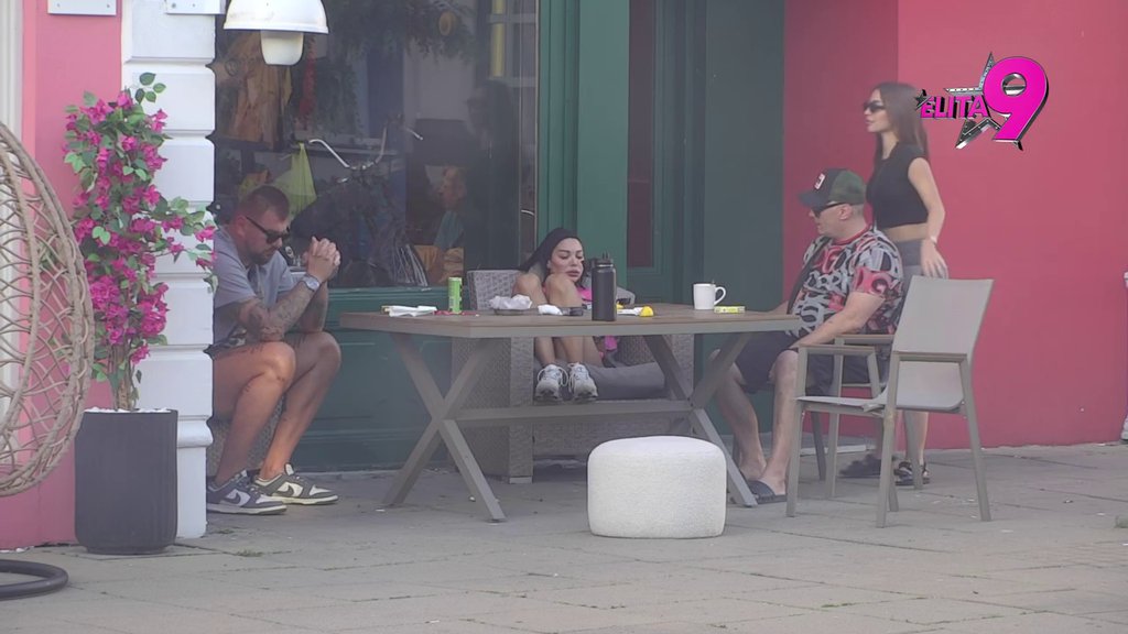 Kvaran si koliko si težak: Maji dojadilo da sluša Janjuševu foliražu, sasula mu brutalnu istinu u lice! (VIDEO)