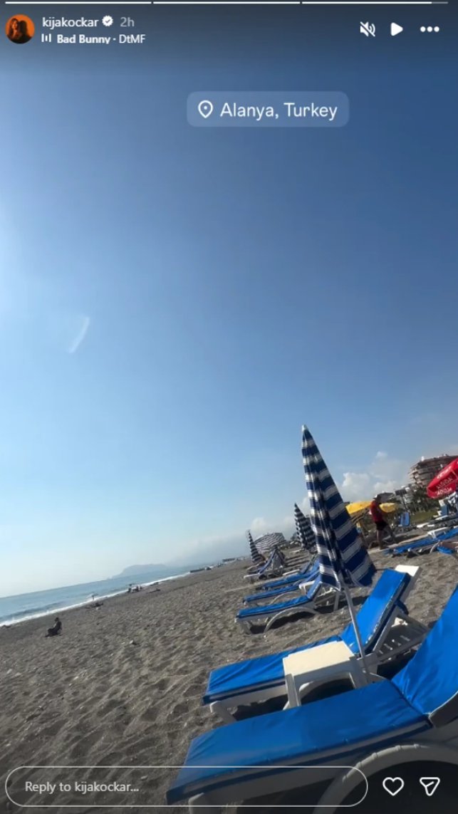NA MORU USRED APRILA! Kija Kockar u ovom gradu ima stan: Pokazala ŠTA RADI NA PLAŽI, ne pokazuje ko joj pravi društvo (FOTO)