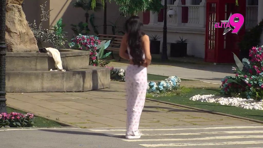 Stanija u providnoj pidžami za 'dobro jutro'! Dobrojevićeva se potrudila da i današnje razbuđivanje bude BRUTALNO! (VIDEO)