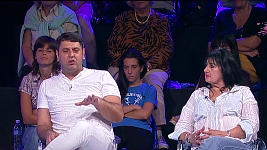 Ona njega voli, luda je za njim: Pečenica stao na Anelinu starnu, samo reči hvale ima za nju i njeno majčinstvo! (VIDEO)