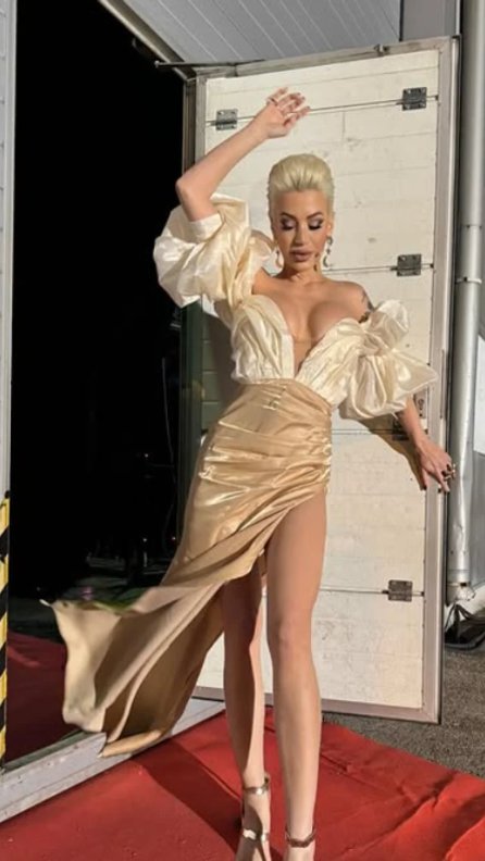 Sija kao Las Vegas! Jači pol nek se spremi: Dušica Jakovljević u nikad vrelijem izdanju, pohvale se samo nižu (FOTO)