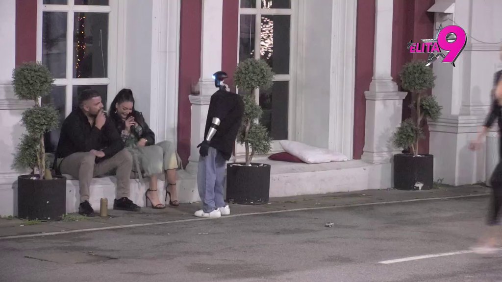 NE ODUSTAJE! Ona je kruna na svoje moje trofeje: Asmin ubacio u petu da smuva Maju, ona konačno otkrila zašto još nije pala na njega! (VIDEO)