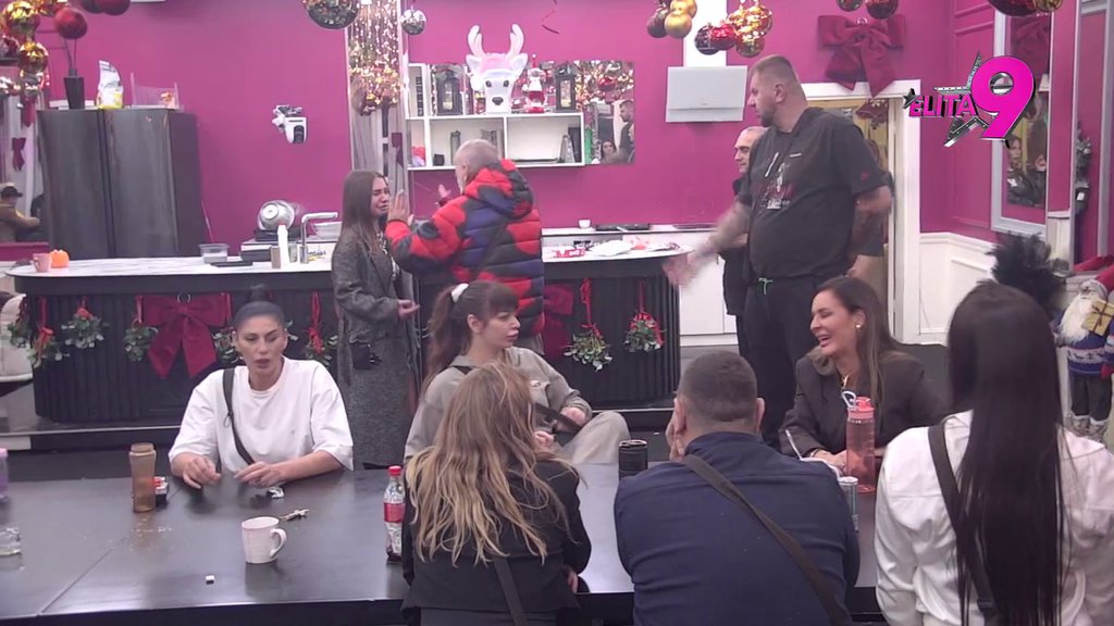 Overiću celu četu patuljaka: Sara juče a sav glas zbog raskida sa Luksom, on je unakazio i najavio haos njenoj majci! (VIDEO)