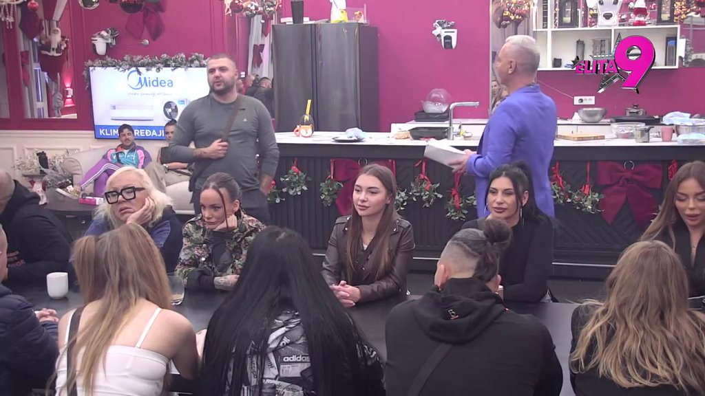 GASIM SE IZ PRIČA SA ŽENAMA: Asmin pokušao da se opere od Maje i Aneli, pa mu Marinkovićeva bez pardona ODBRUSILA: TO SU TVOJE MANIPULATORSKE FORE! (VIDEO)