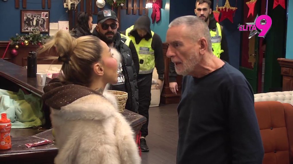 Idi širi noge, to je tvoje prirodno stanje: Novi karambol u Eliti! Luka i Aneli brutalno zaratili, obezbeđenje moralo da reaguje (VIDEO)