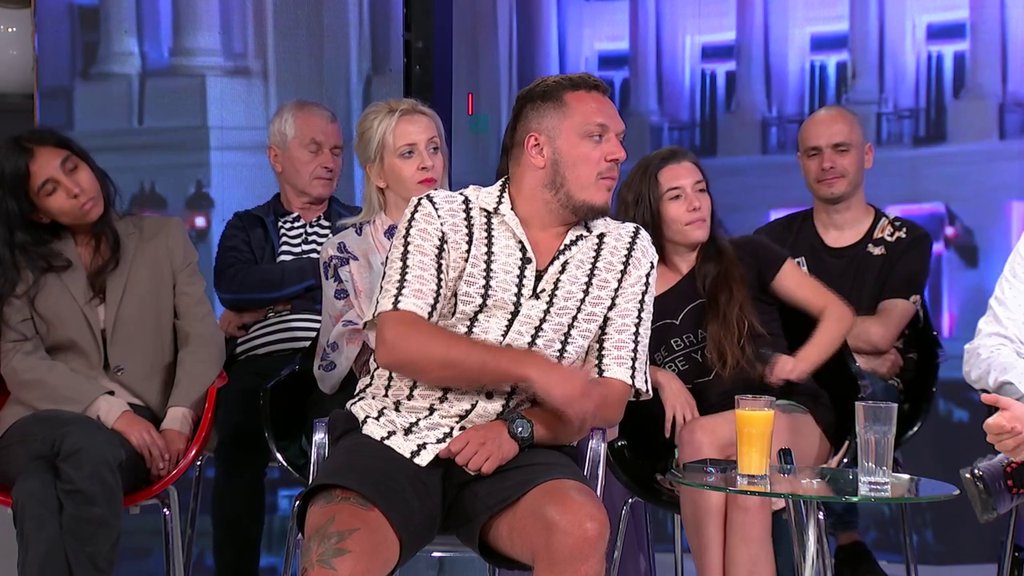 KETI SE UKLJUČILA U EMISIJU! Otkrila da je Gastozu pisala poruke, a on joj nije odgovarao: Nenad odmah obelodanio prepisku! Evo šta bivša učesnica Elite nakon svega misli o Anđeli (VIDEO)