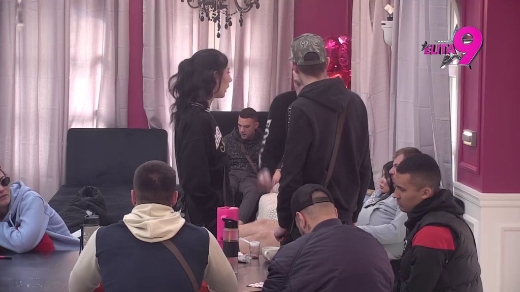 Karambol u Eliti! Nerio skočio kao oparen i izvređao Aneli, tresu se zidovi Bele kuće od urlika (VIDEO)