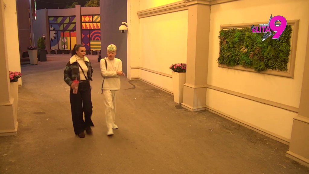 Palo pomirenje! Anita očitala Urošu lekciju o ponašanju i spletkarenju, pa priznala: Ti si mi bio na slavi, nisi mi kao ovi ljudi (VIDEO)