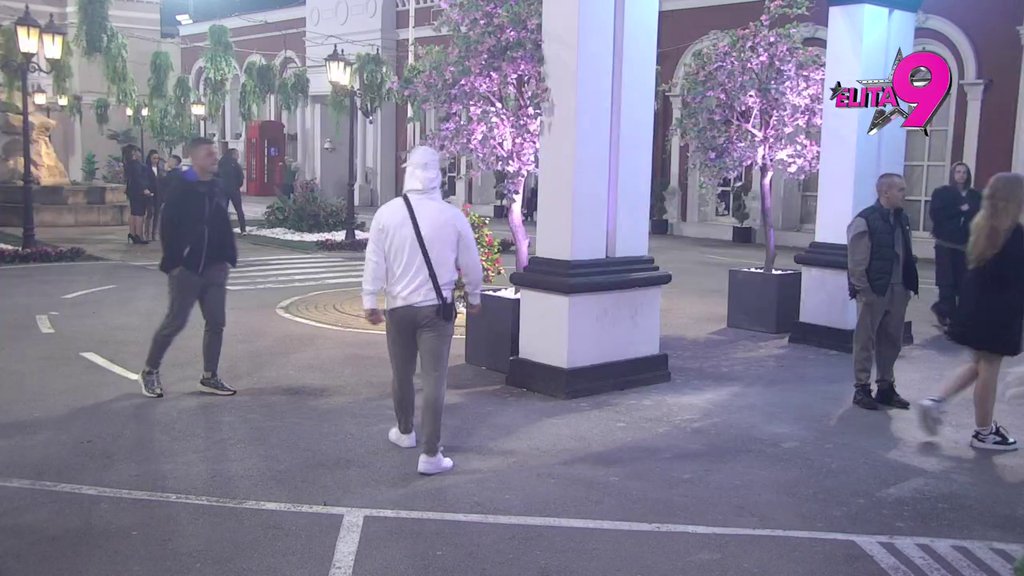 MATIRAO SI SAM SEBE! Luka se totalno pogubio kad je shvatio da ga Maja gleda, pokušava da se ogradi od simpatija prema njoj (VIDEO)