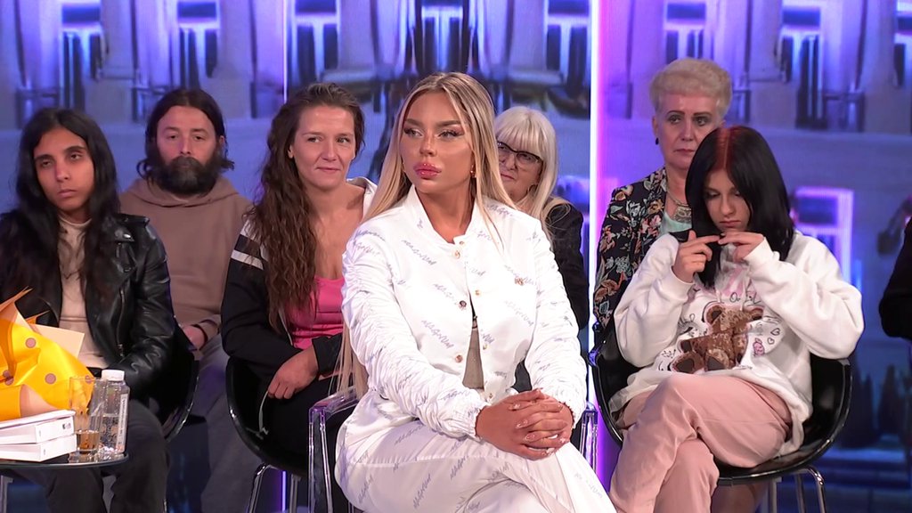 Žestoko rešetanje Sofije Janićijević: Gledalac je brutalnim prozivkama urnisao, ona ne skida osmeh s lica! (VIDEO)