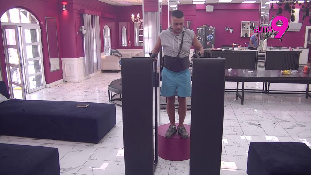 TRENIRAĆE DO ZADNJEG DANA! Bebica stisnuo zube, Teodora ne posustaje od namere da od njega napravi RAKETU! (VIDEO)