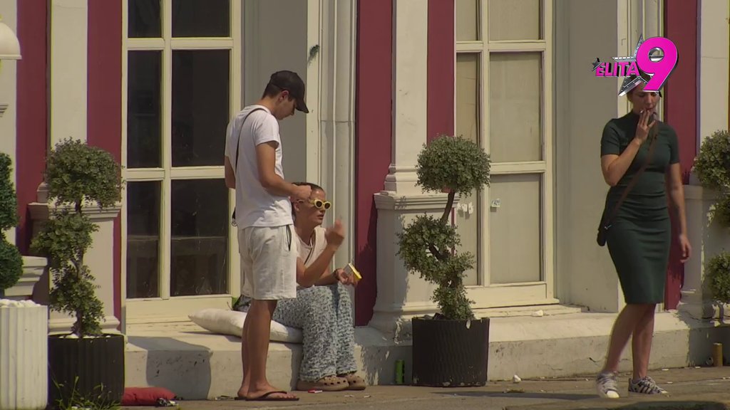 Ona se takmiči sa svojim nećakom: Boginja i Ivan zgroženi Anelinim ponašanjem prema Neriu i Hani, žestoko je opljuvali! (VIDEO)