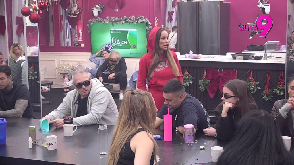 ŠOK: Luka Vujović kao nikada do sad potkačio Anitu, pa istakao da Asmin ima emocije prema Aneli?!