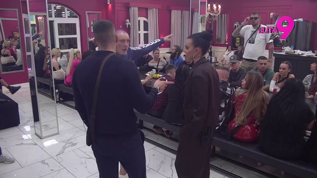 Uložila zadnji atom snage da ga ućutka: Anita radi punom parom, na sve načine pokušava da zaustavi Anđela! (VIDEO)