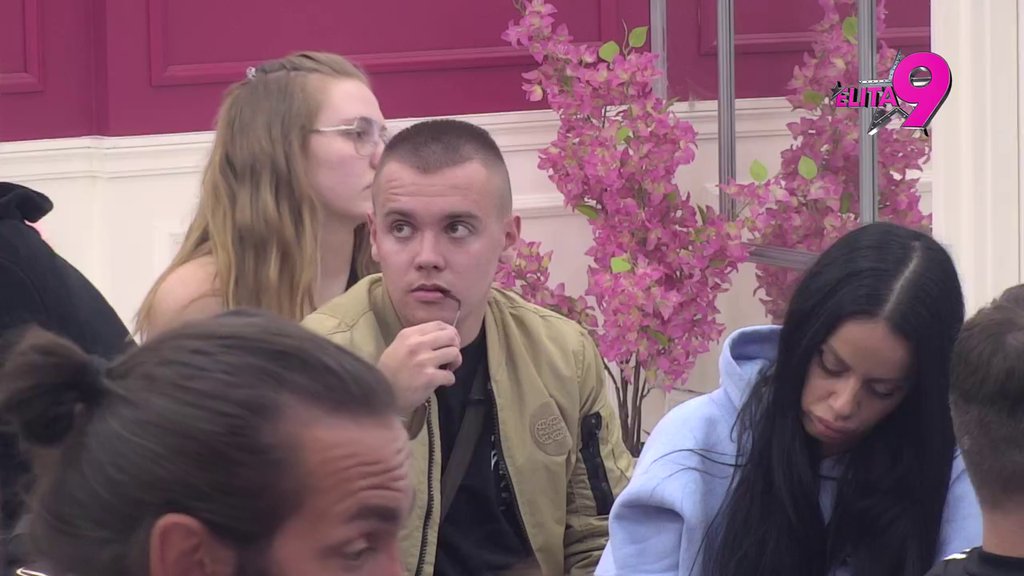 TU SLIKU JE NASLIKAO ŠVALER TVOJE MAJKE: Asmin otkrio BIZARAN Anelin postupak, raskrinkao njeno CEPANJE Grofičine slike! (VIDEO)