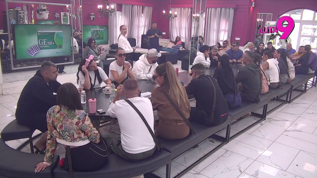 Pala maska: Asmin sa Nenom radio Staniji iza leđa?! Bio u ljubavi sa njom, a pakovao joj aferu sa Anelinim pokojnim dečkom! (VIDEO)