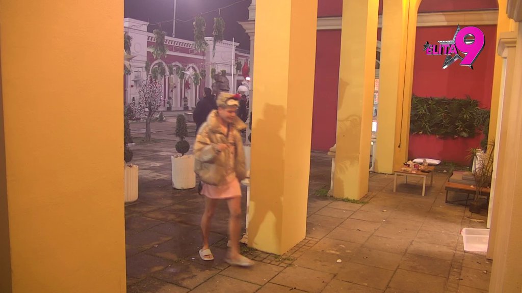 Ja sam njihova nesreća: Uroš umire od smeha dok se sprda na račun Bore i Anastasije! (VIDEO)