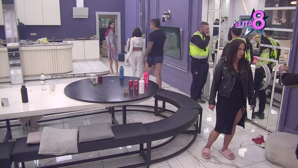 HAOS U CIK ZORE! Munja i Stefani u bruatlnom klinču, ona jauče nad svojom sudbinom: Trebala sam da budem kao Milica! (VIDEO)