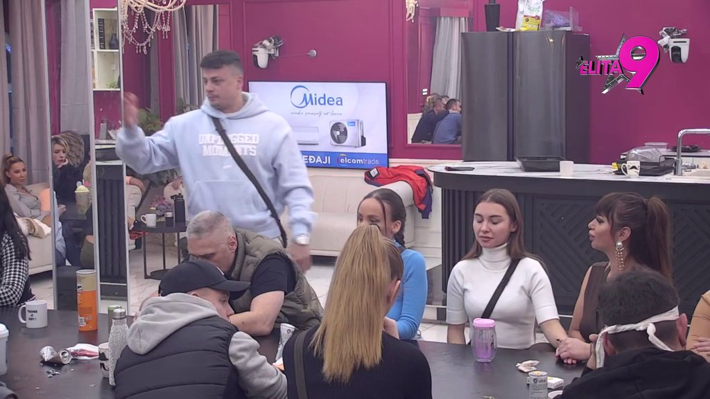 Prihvatio sam je, a ona je svakog prodala: Terza vratio Minu na fabrička podešavanja, ona najavila još žešća raskrinkavanja (VIDEO)