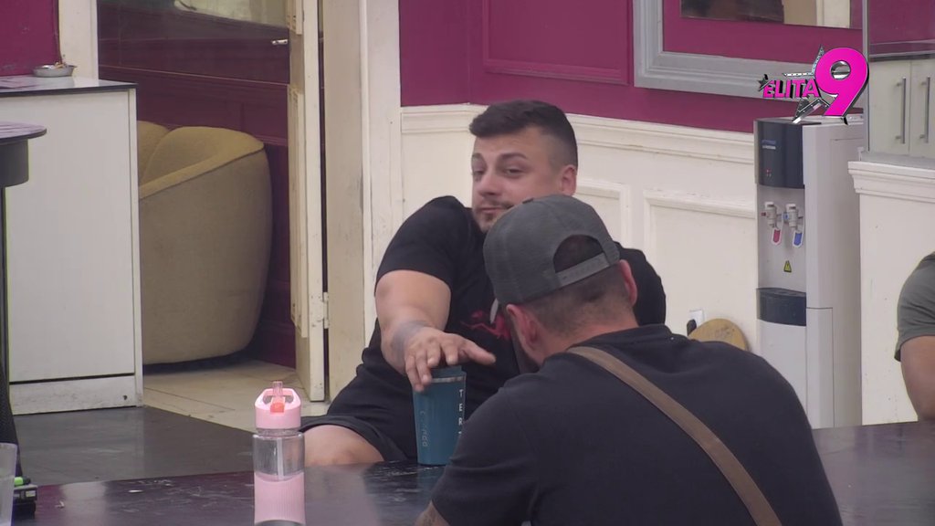 ONA JE ŽENA MOG ŽIVOTA, NI SMRT NE MOŽE DA ME ODVOJI OD NJE: Asmin hvali Maju na sva zvona, dok se Bebica zgrožava Đukićevim ponašanjem! (VIDEO)