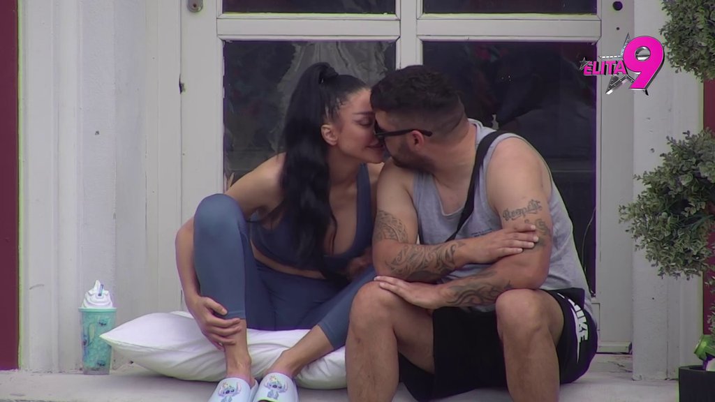 MI SMO PRIMER MLADIMA! Asmin preterao u samopromociji, čak i Maja umire od smeha zbog ove izjave! (VIDEO)