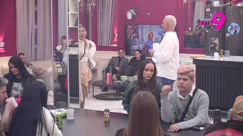 Janjuš i Kačavenda imali se*s?! Aneli iznela novu teoriju, trese se Balkan zbog ovih sumnji (VIDEO)