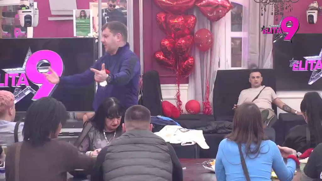 ORI SE BELA KUĆA! Učesnici na nogaba zbog Bebice i Teodore, šokirani njihovim odnosom, smatraju da su prešli sve GRANICE! (VIDEO)