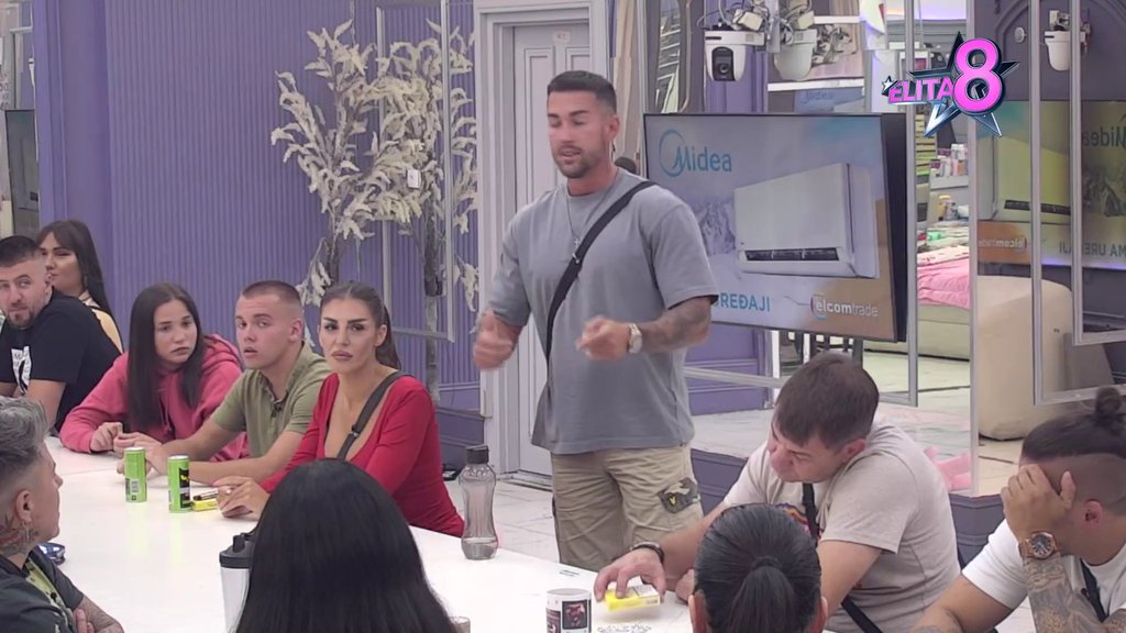 ŠOK! Ostane mi pogled na njoj: Gastoz sa žarom u očima progovorio o Sofi, pa Mateja skočio kao oparen i ogradio se od nje: Neću dozvoliti da se iskompleksiram! (VIDEO)