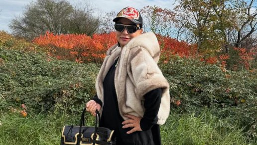 PEVAČICA (65) IMALA INTIMNE ODNOSE SA ŽENOM! Uskoro postaje baka, a sve šokirala priznanjem: Postoje žene koje su me odmah privukle… (FOTO)