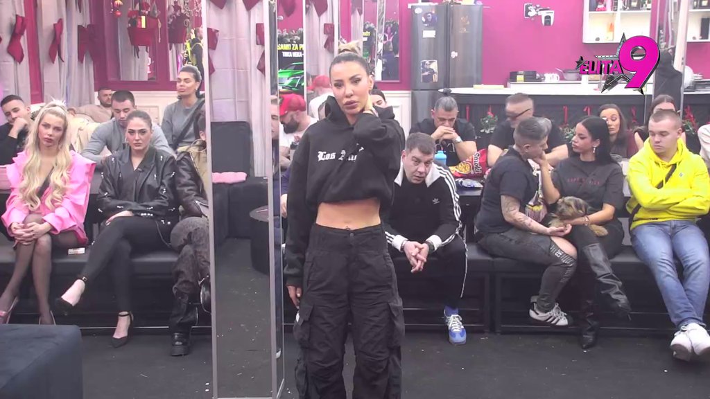 Karambol ne prestaje! Aneli ne prestaje da iznosi uvrede na Majin račun, ona je demolirala: Najlakše je da počnemo da plačemo i da sednemo (VIDEO)