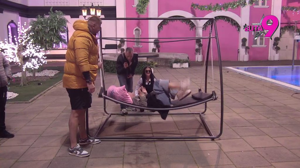 Hit prizor u Eliti: Takmičari spremili predstavu samo za Tošine oči, smeh do suza! (VIDEO)