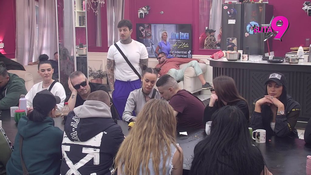 SMEH DO SUZA! Asmin pokazao najzahtevniji plesni korak iz svoje plesne tačke, učesnici prasnuli u smeh! (VIDEO)