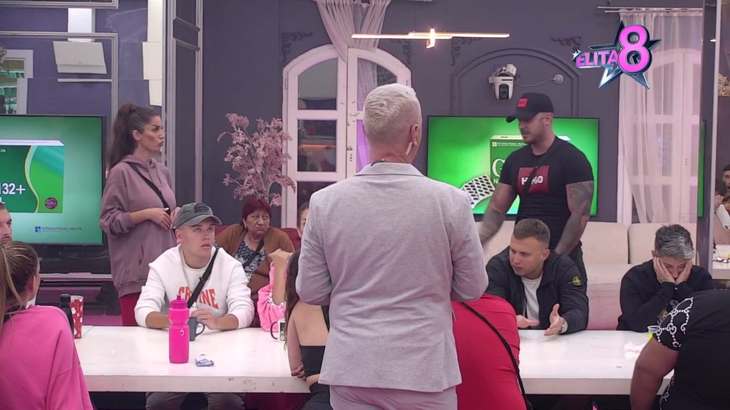 TOTALNI PAD SANJE GRUJIĆ! Saznala za prepiske u kojima je pisala da ju je Marko TUKAO, sve ih demantovala i pored DOKAZA, a onda je Mima DOKRAJČILA: Došla je u tri popodne, njenoj mami sam... (VIDEO)