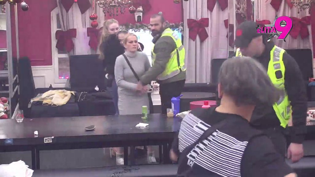 OVE NOĆI NEMA MIRA! Haos Advokatice i Bore ne prestaje, ona ga ISPOLIVALA: Obezbeđenje ima pune ruke posla (VIDEO)