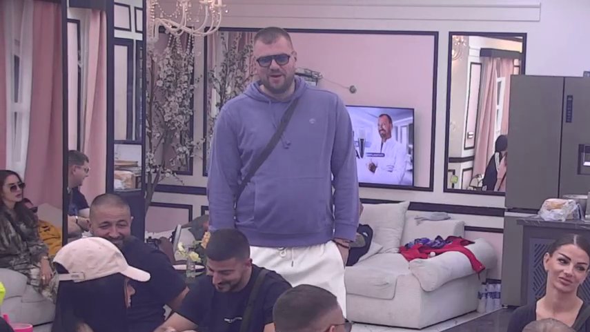 Janjuš se obratio Sandri i Mateji i progovorio o njihovom odnosu: Ne treba mi Jovana Pevačica, ja vidim da... (VIDEO)