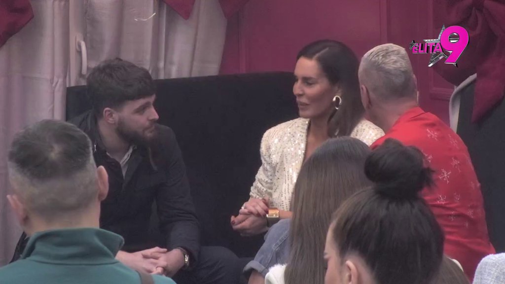 OVO NIJE OČEKIVALA: Mileni Kačavendi stigao sin Lazar u Elitu, ona mu pala u zagrljaj (VIDEO)