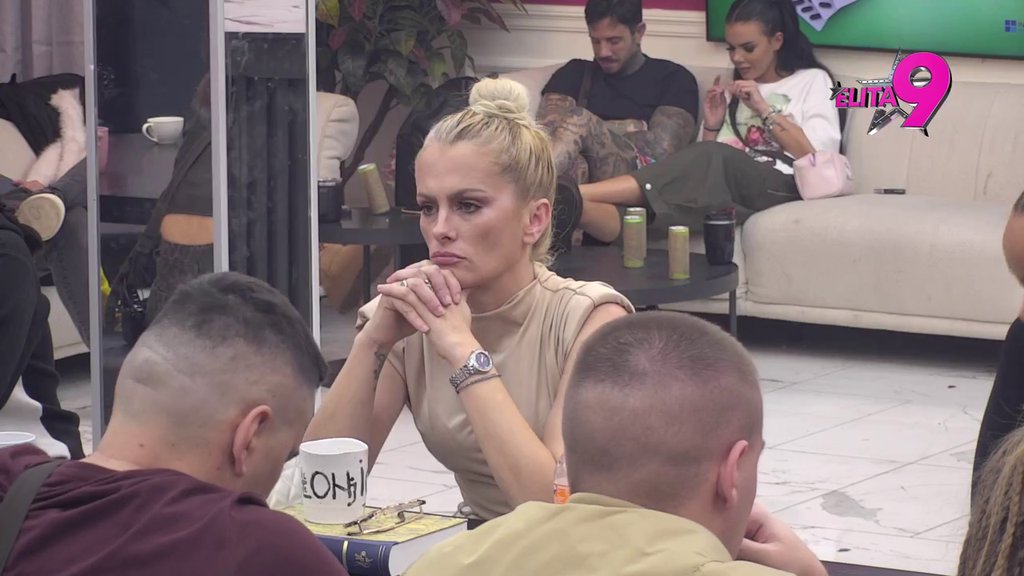 Opšti haos u Eliti: Zorica svojim izlaganjem o Bebici probudila bes u Alibabi, gori sve! (VIDEO)