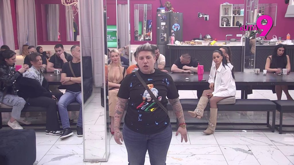 Kad je loš s njom, upućuje mi POGLEDE U TAMI: Aneli se slasno našalila na karambol Luke i Anite, Stanić ih URNISAO kao nikada (VIDEO)