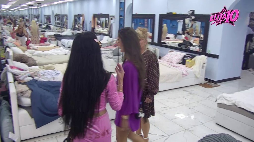 Poršelina ponosna na sebe: Caru skockala rehab cakum pakum, ovako uredna nije bila nikad! (VIDEO)