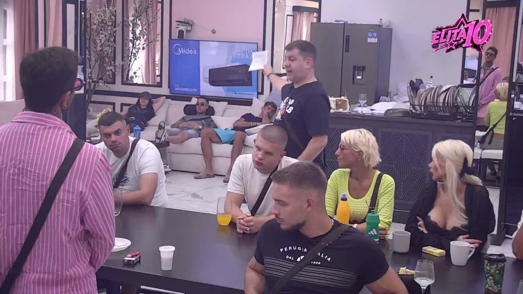 Filip Đukić ušao u crveno: Bljuje vatru nakon haosa sa Aneli, žestoki komentari ga doveli do pucanja! (VIDEO)