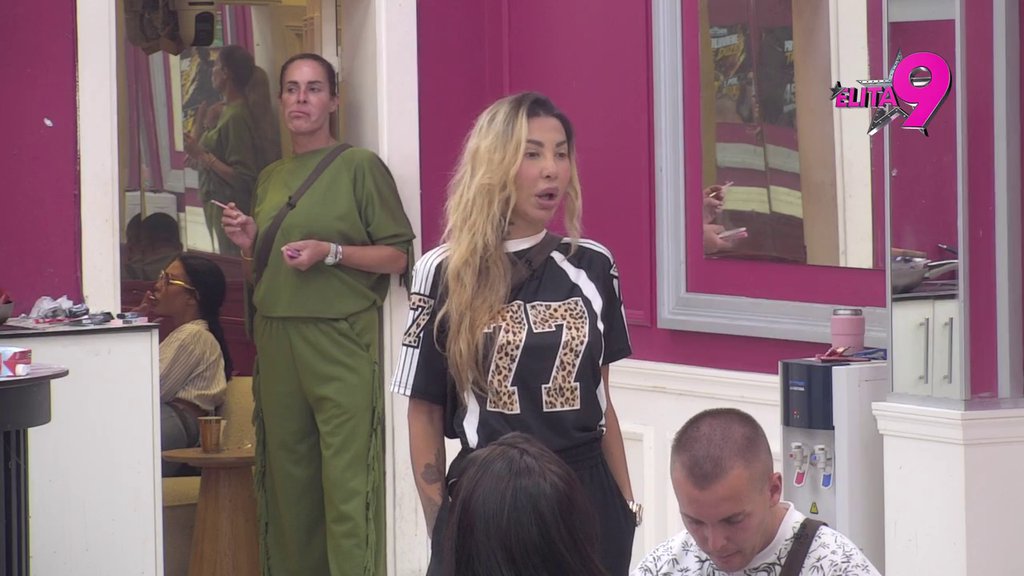 Nora će biti ponosna: Aneli ne može da se opere od nadimka 'Štek mama', Đukić ni da pokuša da je zaštiti (VIDEO)