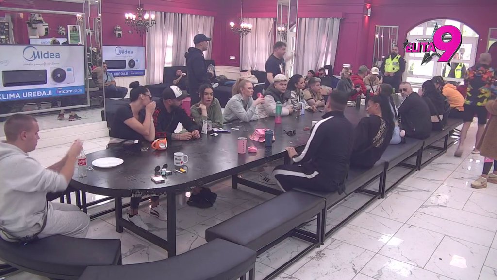 Naš odnos je sad nikakav i tako će ostati: Ahmićka stavila tačku na odnos sa Anđelom, Dača mu poručio da Mića i Aneli hoće da ga unakaze (VIDEO)