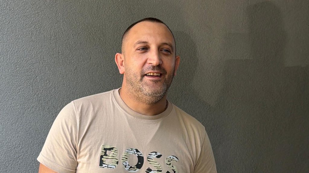 Sin poznate pevačice ulazi u Elitu 10: Otkrio koji savet je dobio od majke, pa priznao: Rekla mi je samo jedno... (VIDEO)